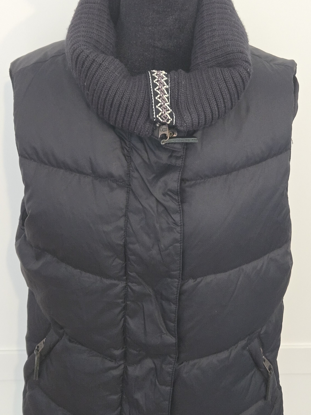 UGG Australia Down Puffer Vest Black Ribbed Knit Sweater Collar Womens Medium
